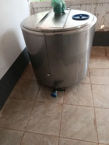Vendo ou troco resfriado funcionando perfeitamente tá em terra boa *