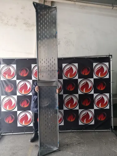 Prateleira 2,80x40 perfurada de parede toda no aço inox nova temos a pronta entrega