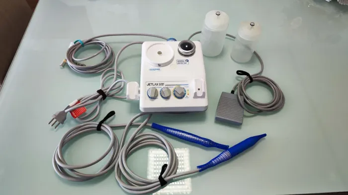 Aparelho de Ultrassom - Odontologia - Limpeza e raspagem.