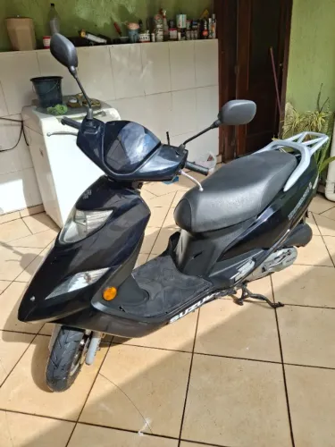 Suzuki Burgman 125i - 2012