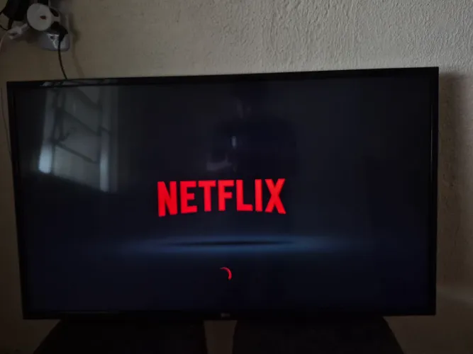 TV Smart LG de 42 polegadas