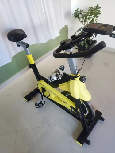 Vendo bicicleta spinning,roda de inércia de 8 kg.Vlr 1.000 C/ N Fiscal