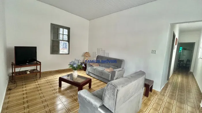 Casa à venda com 3 quartos edícula no Marapé Santos/SP