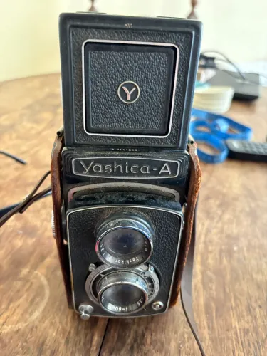 OPORTUNIDADE! ? Câmera Antiga Yashica-A - Vintage / Colecionador