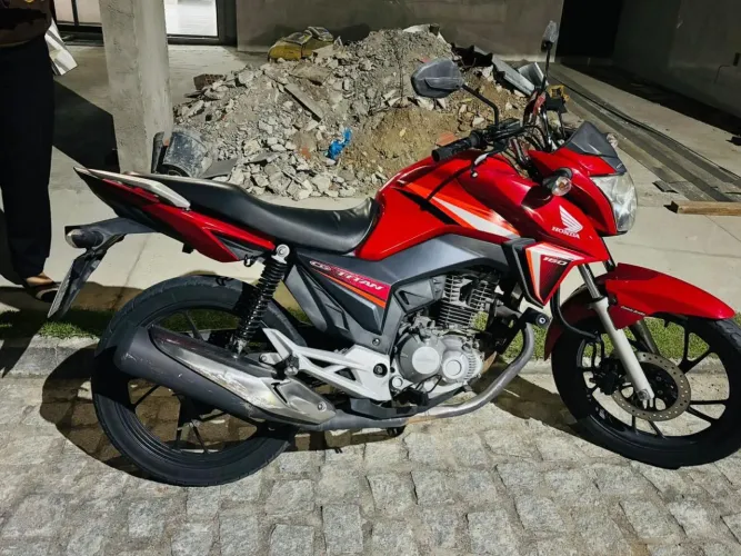 Vendo ou troco por Honda ADV 160