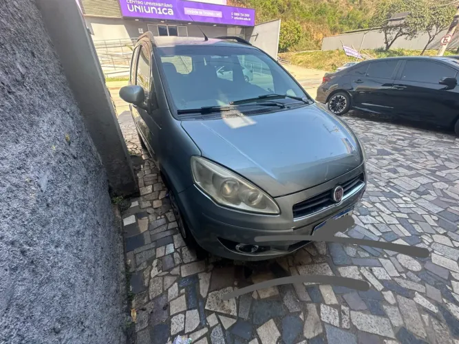 Fiat Idea Attractive 1.4 Fire Flex 8V 5P 2011