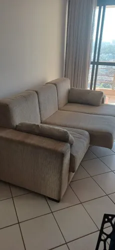 Sofá de 3 lugares retrátil, bom estado e confortável