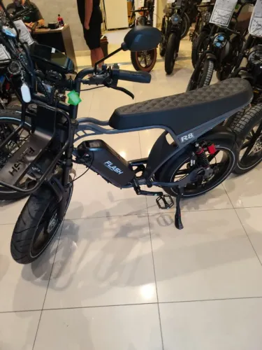 Bicicleta elétrica Flash R8