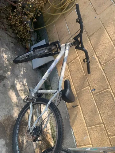 Bicicleta aro 26 com 4 rodas