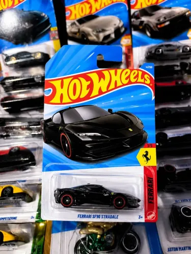Hot Wheels sf90 preta