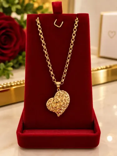 Cordão em ouro 18k com pingente de coração