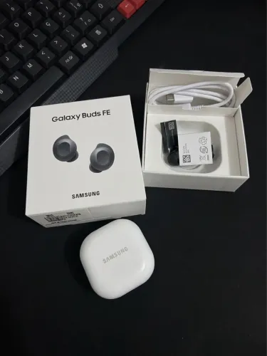 Fone Buds FE Samsung (usado 5 vezes apenas)