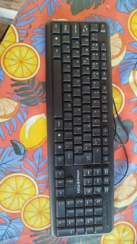 Teclado de escritório usado, mas em bom lugar estado com todas as teclas funcionando