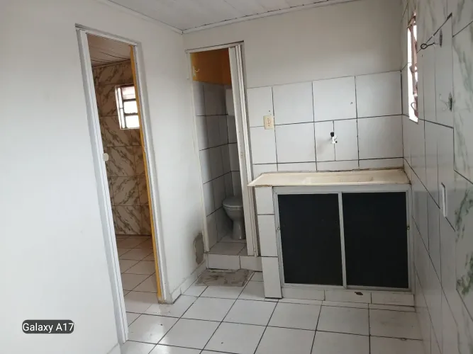  quitinete 2 quartos tudodo incluso.