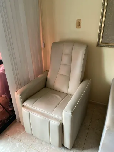 Poltrona semi nova 