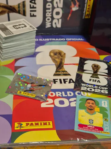 Copa 2026. Kit com 200 figurinhas sem repetições. Acompanha álbum. ORIGINAL 