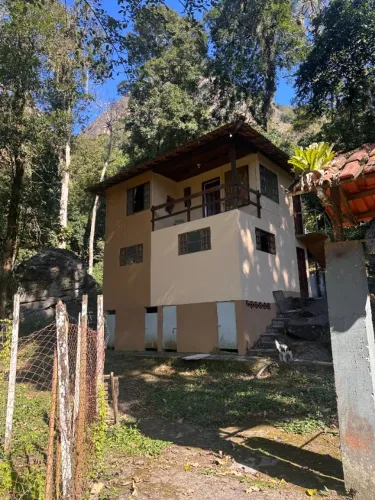 Casa Duplex a venda, com um grande terreno em fragoso.