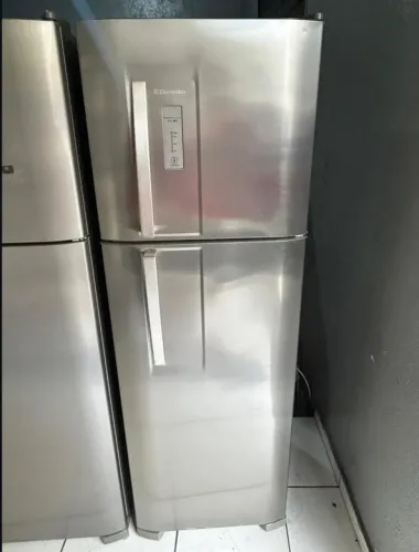 Geladeira Electrolux inox Frost Free 310L usada