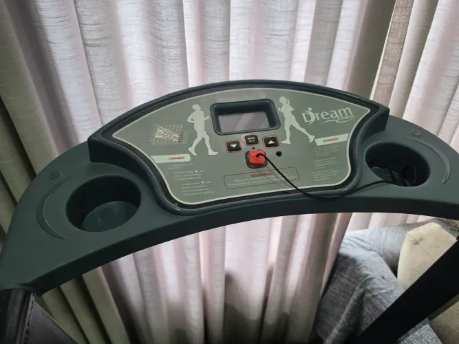 Esteira elétrica Dreams fitness DR1600 (aceito troca)