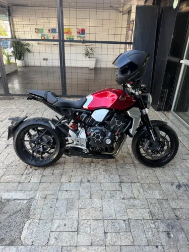 Honda CB 1000R Neo Sports Café 2019 - 15.000 km - Impecável
