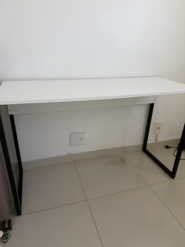 Mesa de Escritório em Metalon