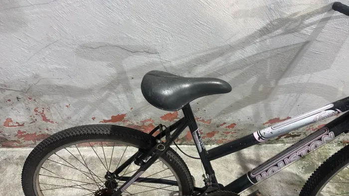 Bicicleta semi nova!