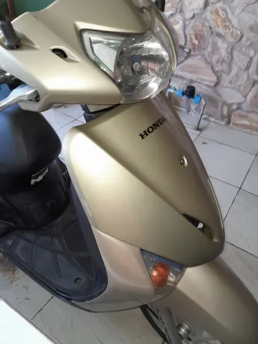Vendo moto lead 8000