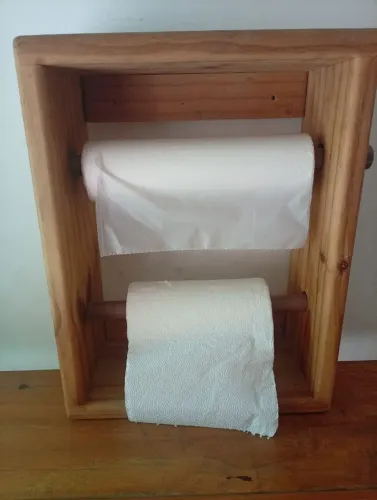 Suporte/Porta bobinas/papel toalha feito em madeira pinus - para cozinhas ou comércios