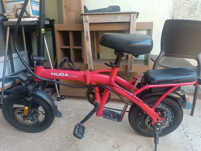 Bike elétrica dobrável para adultos NUDA - Usada e s/bateria
