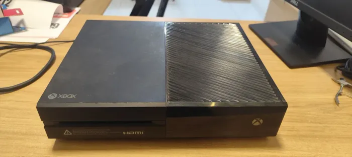 Xbox One Fat + Fonte Original - Para Conserto ou Retirada de Peças (Com Defeito)