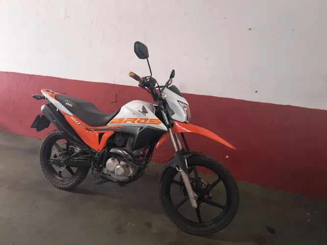 Léia ó anúncio 4 Motos