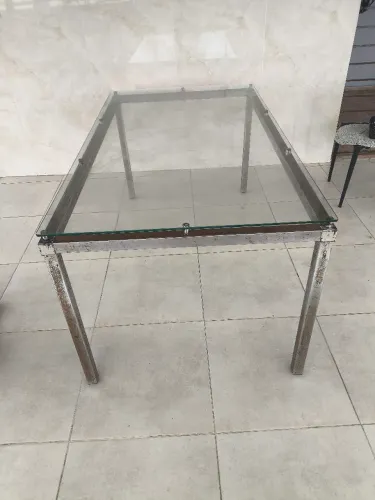 Mesa tampa de vidro 1,60 por 0,90