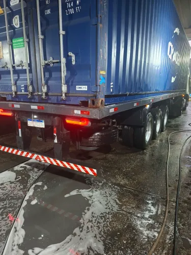 Carreta porta container randon