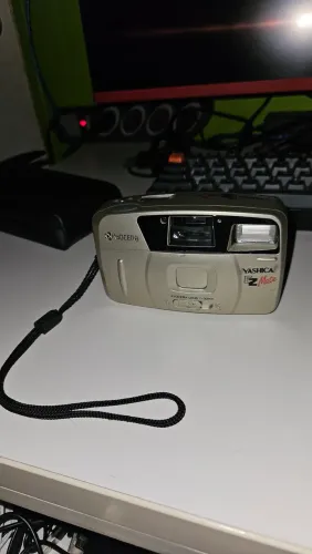 Câmera Kyocera yashica EZ