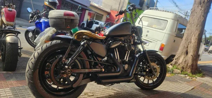 Harley davidson 883 bobber