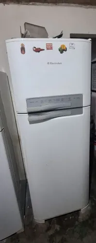 Geladeira Eletrolux com defeito