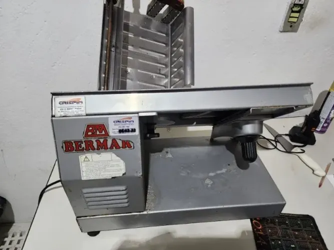 Fatiadora Bermar semi automatica