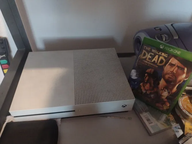 Xbox one S/sem controle 500gb