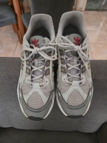 tenis adidas ozmillen 42 cinza
