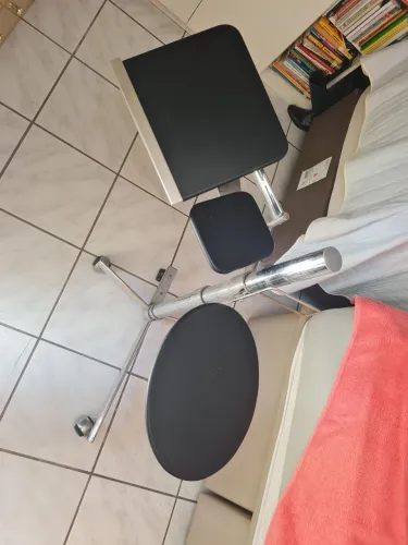 Mesinha com roda para cama