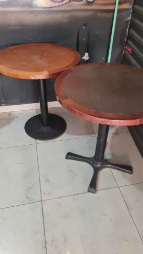Mesas e cadeiras