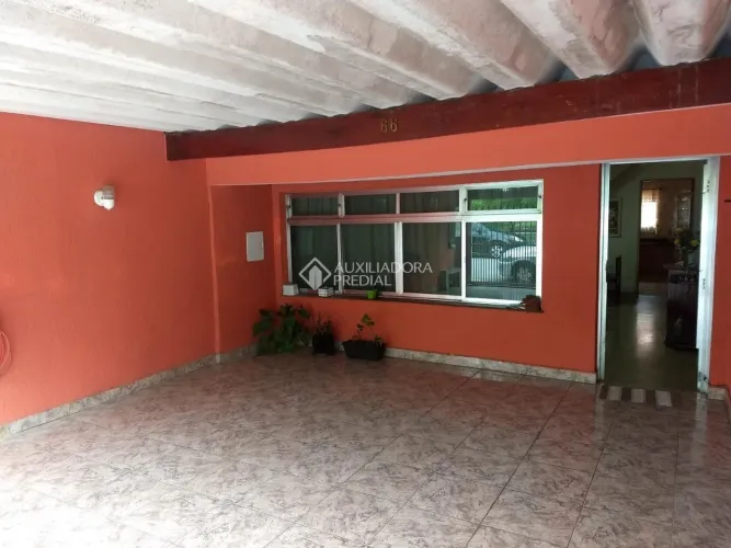 Sobrado à venda em Paulicéia com 180 m² e 2 dormitórios/quartos disponíveis.