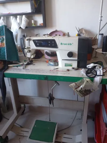 Máquina de costura industrial reta direct drive Brascob ótimo Estado