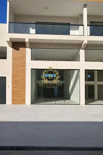 Sala Comercial para Aluguel Centro de Araruama, 3 Salas, 2 Vagas, Água Individual