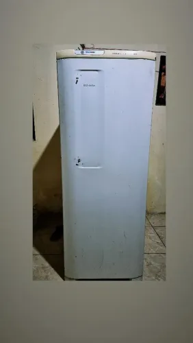 GELADEIRA ELECTROLUX RFE 38 , FROST FREE GELO SECO , CONCEDEMOS GARANTIA