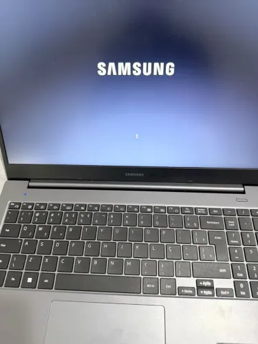 Vendo um notebook samsung np550xda 3kpbr