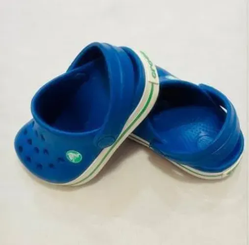 SANDÁLIA CROCS CROCBAND CLOGS - Tam 4-5 (equivalente ao 22-23)
