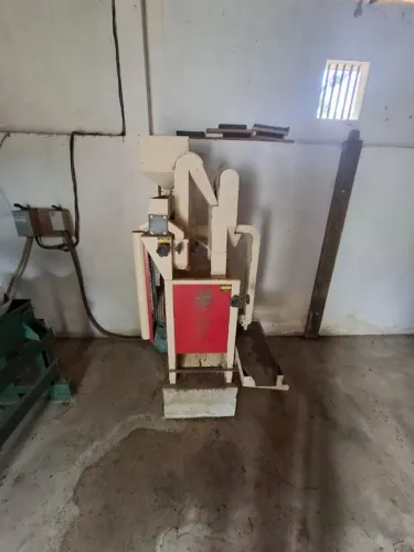 PREÇO A COMBINAR - Máquina de Pilar Arroz Zaccaria MF-50