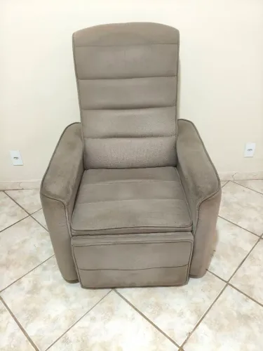 Poltrona reclinável 