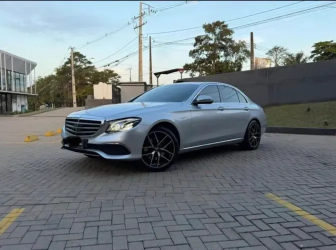 Mercedes-Benz E-250 Exclusive 2.0 TB 211cv Aut. 2017